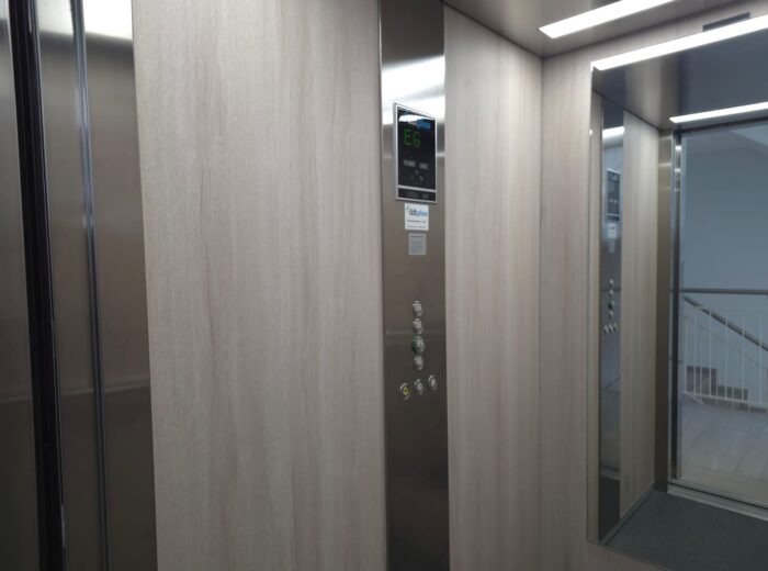 Kabine-Liftdesign-Personenaufzug-Liftplus Neuanlage-Sommeri-Orona